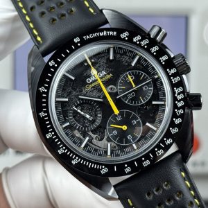 Alternative view of New Second-Generation "Full Ceramic Craftsmanship" Apollo-BLS Collection For the first time, Omega's latest Speedmaster Dark Side of the Moon watch employs "full ceramic" craftsmanship. Ceramic is an inorganic non-metallic substance formed through high-temperature firing. This material can be used to manufacture high-density watch components with exceptional mechanical properties.Ceramic ranks among consumers' most favored watch materials, prized for its striking, diverse hues and exceptional properties. Twice as light as stainless steel, ceramic offers superior wear resistance, high scratch resistance, biocompatibility, hypoallergenicity, and non-magnetic properties.This timepiece features a 44.25mm case housing a blackened movement. Laser ablation technology recreates the authentic lunar surface on the movement's bridges, paying tribute to the Speedmaster's pivotal role in the Apollo 8 mission.Through the skeletonized dial crafted from black anodized aluminum, the near side of the moon—visible from Earth—is clearly visible. The caseback reveals the far side of the moon, seen only by astronauts. The watch is paired with a black micro-perforated rubber strap featuring a striking yellow rubber insert.The entire watch is crafted from black ceramic, featuring a central chronograph seconds hand accented with yellow lacquer and a bezel adorned with laser-engraved, bright white enamel tachymeter scales.The small seconds hand is crafted from Grade 5 titanium, ingeniously shaped to resemble the Saturn V rocket. This 3D form is achieved through laser turning, with color variations created by applying white lacquer, laser ablation, and laser blackening techniques.